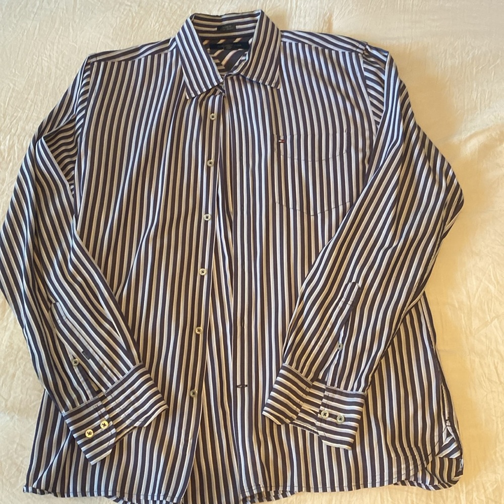Tommy Hilfiger Men’s Medium Striped Long-Sleeved Dress Shirt